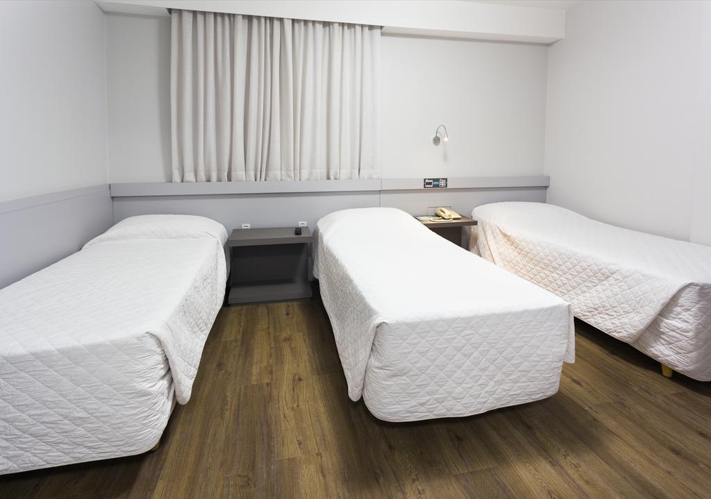 Quarto Triplo Standard