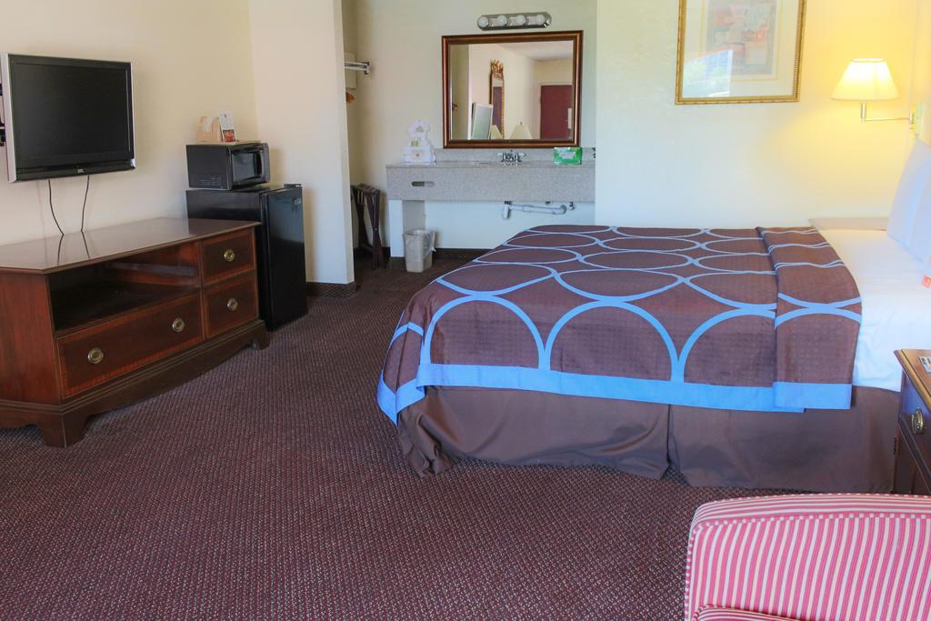 King Room - Non-Smoking