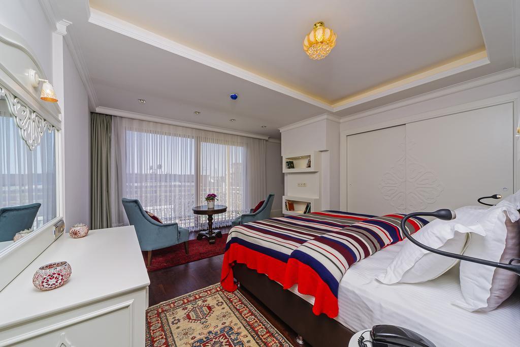 One-Bedroom Apartment with Balcony "Annex"