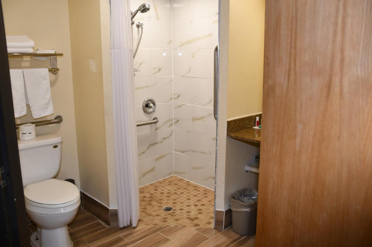 Queen Room - Disability Access/Non-Smoking