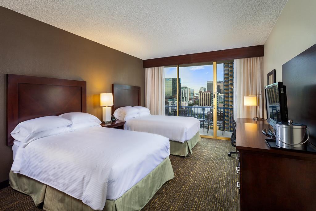 Quarto Superior com 2 Camas de Casal e Vista Panorâmica - Não Fumantes