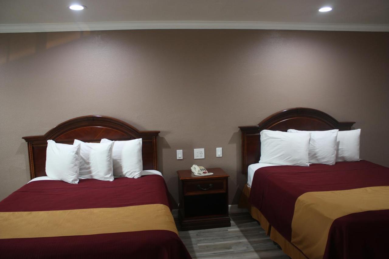 Queen Suite with Two Queen Beds and Sofa Bed - Non-Smoking/Not Pet Friendly
