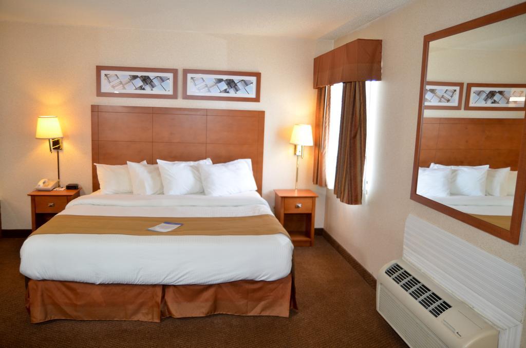 Deluxe King Suite