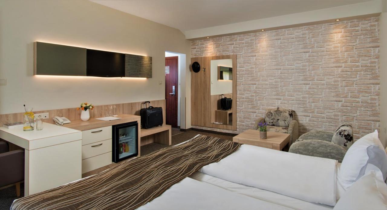 Deluxe Double Room with Bath