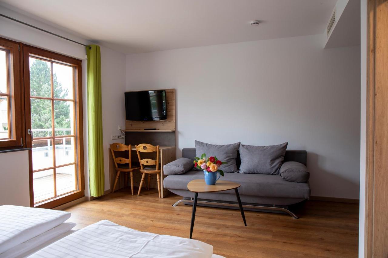 Doppelzimmer mit Balkon