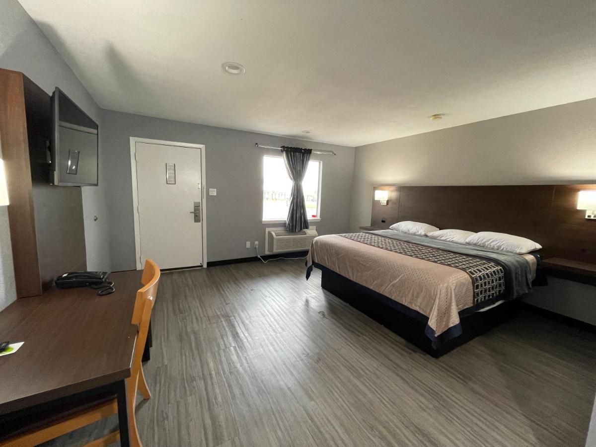 King Room - Non-Smoking