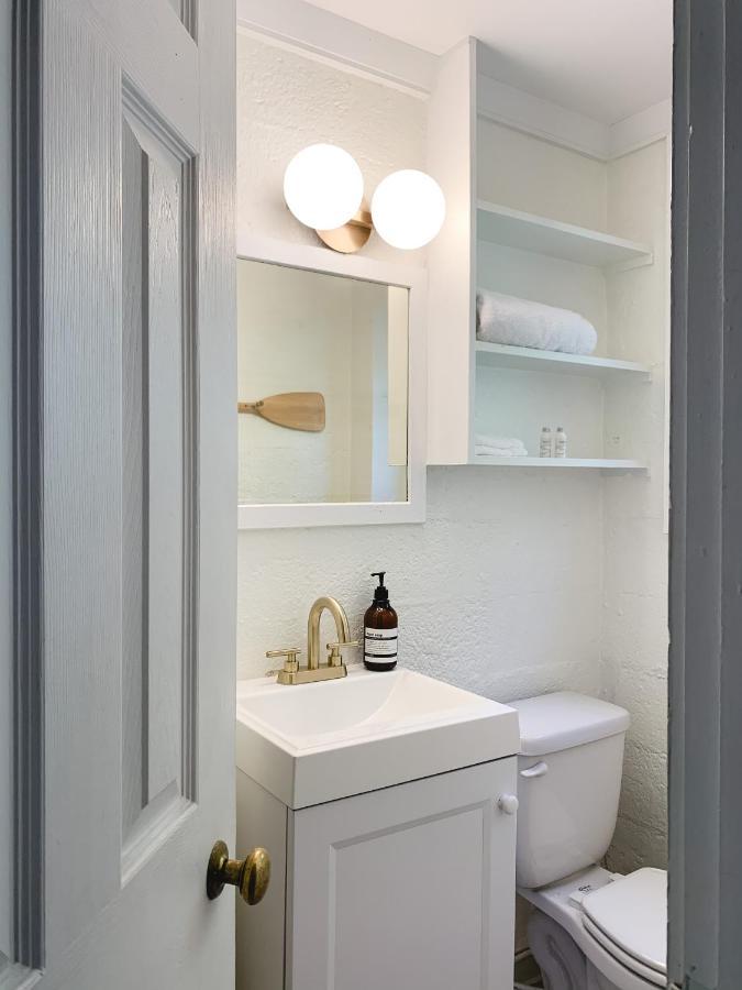 One-Bedroom Apartment,1136604142:JPEG