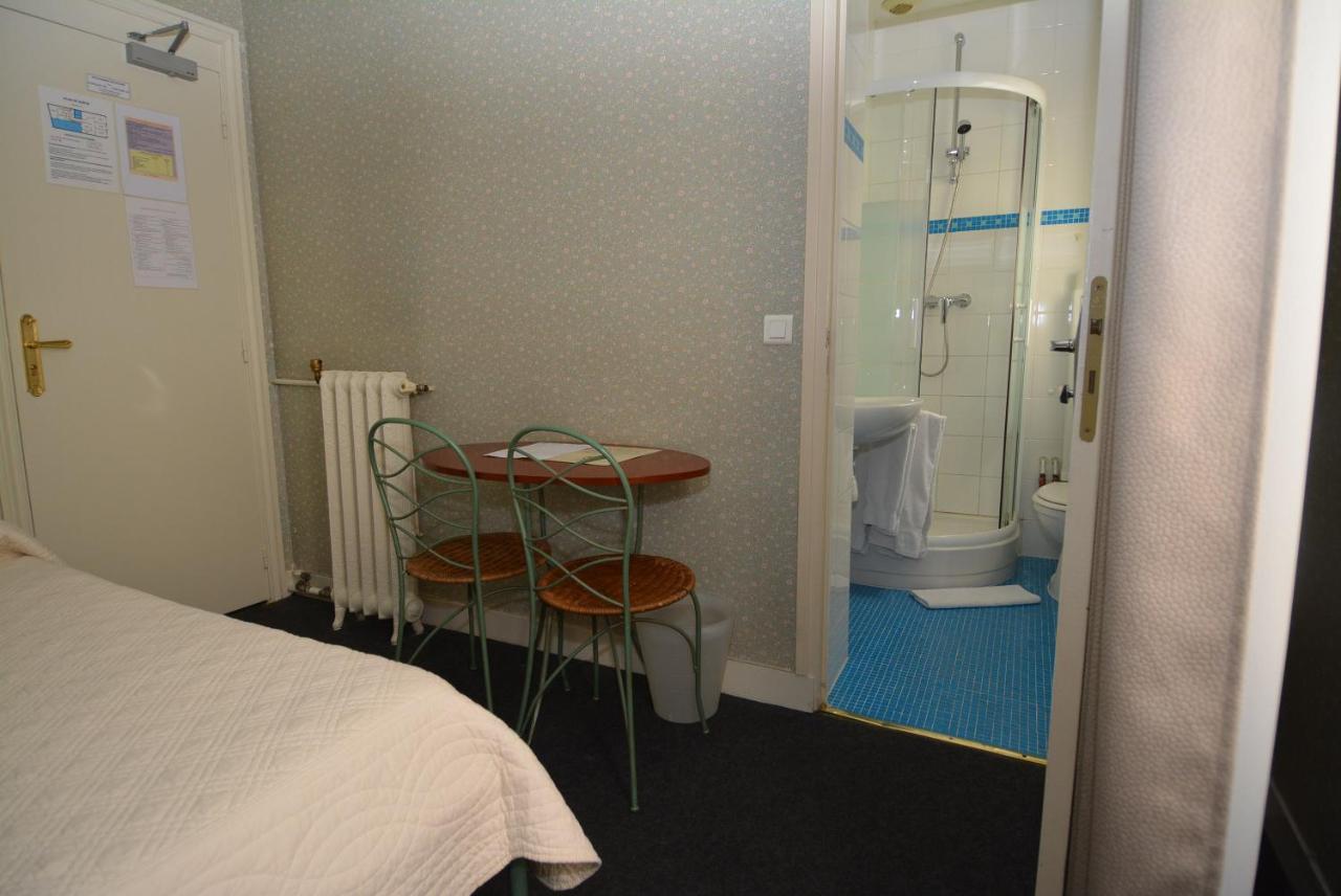 Chambre Double avec Douche et WC Privatifs
