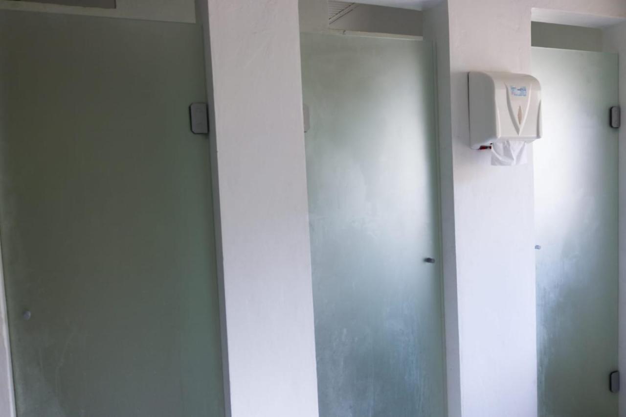 Quarto Duplo com Banheiro Externo Compartilhado