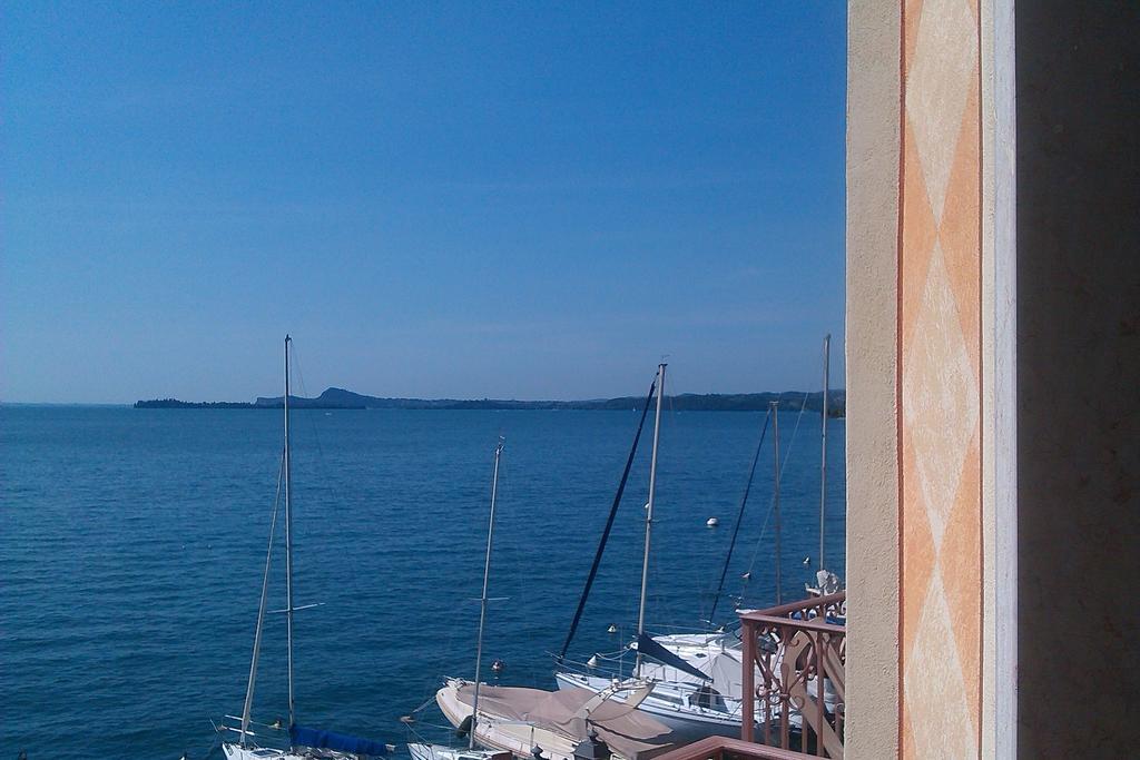 Single Room Lake View,1588083884:JPEG