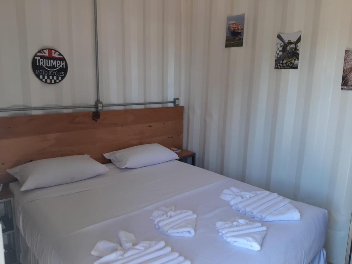 Quarto Deluxe com Cama de Casal ou 2 de Solteiro