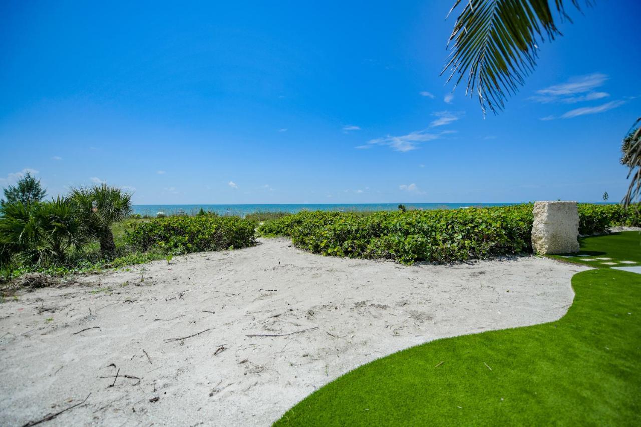 Beachfront 1 Bedroom King Suite