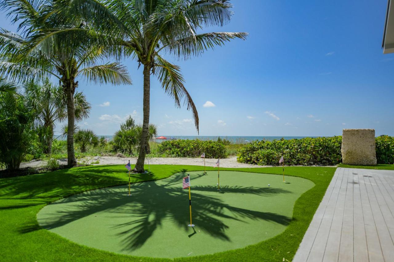 Beachfront Courtyard View Deluxe King Studio