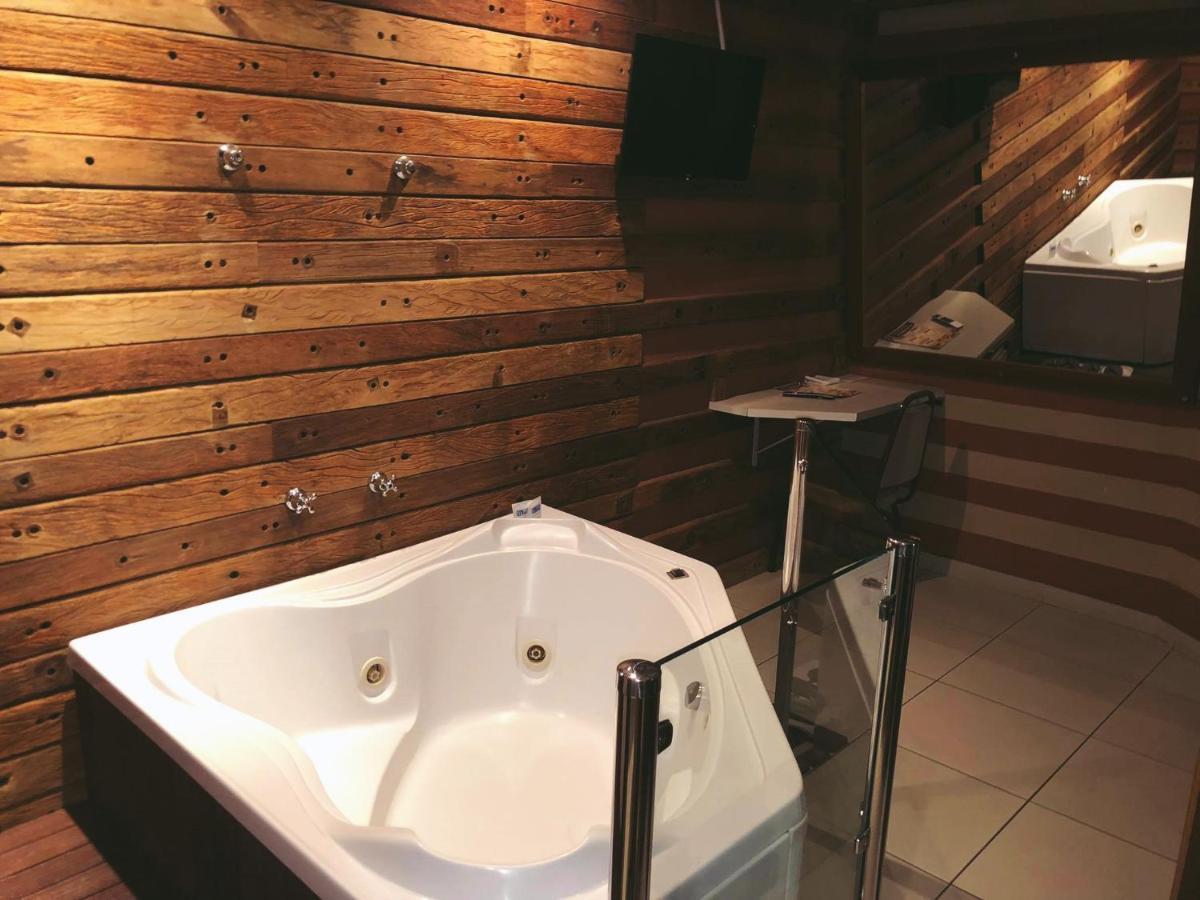 Suite with Spa Bath