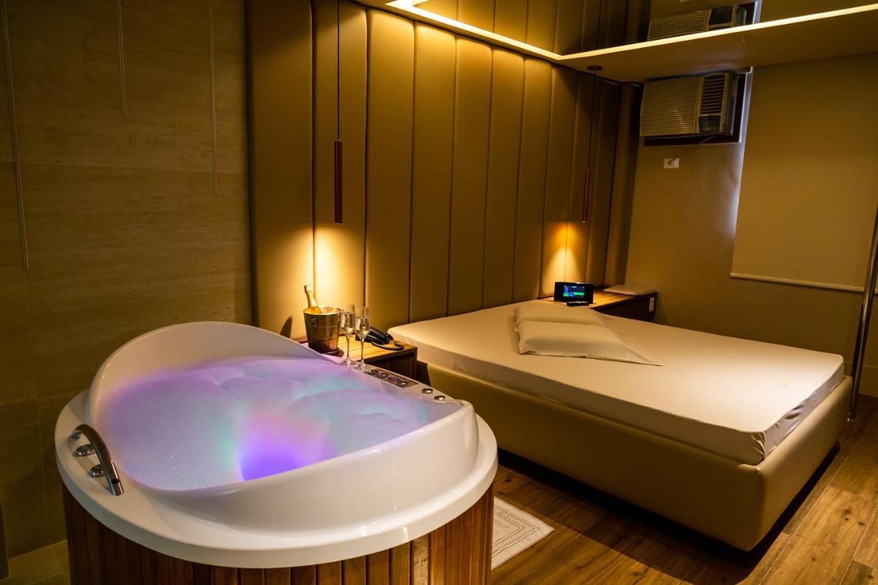 Suíte Deluxe com Banheira de Hidromassagem