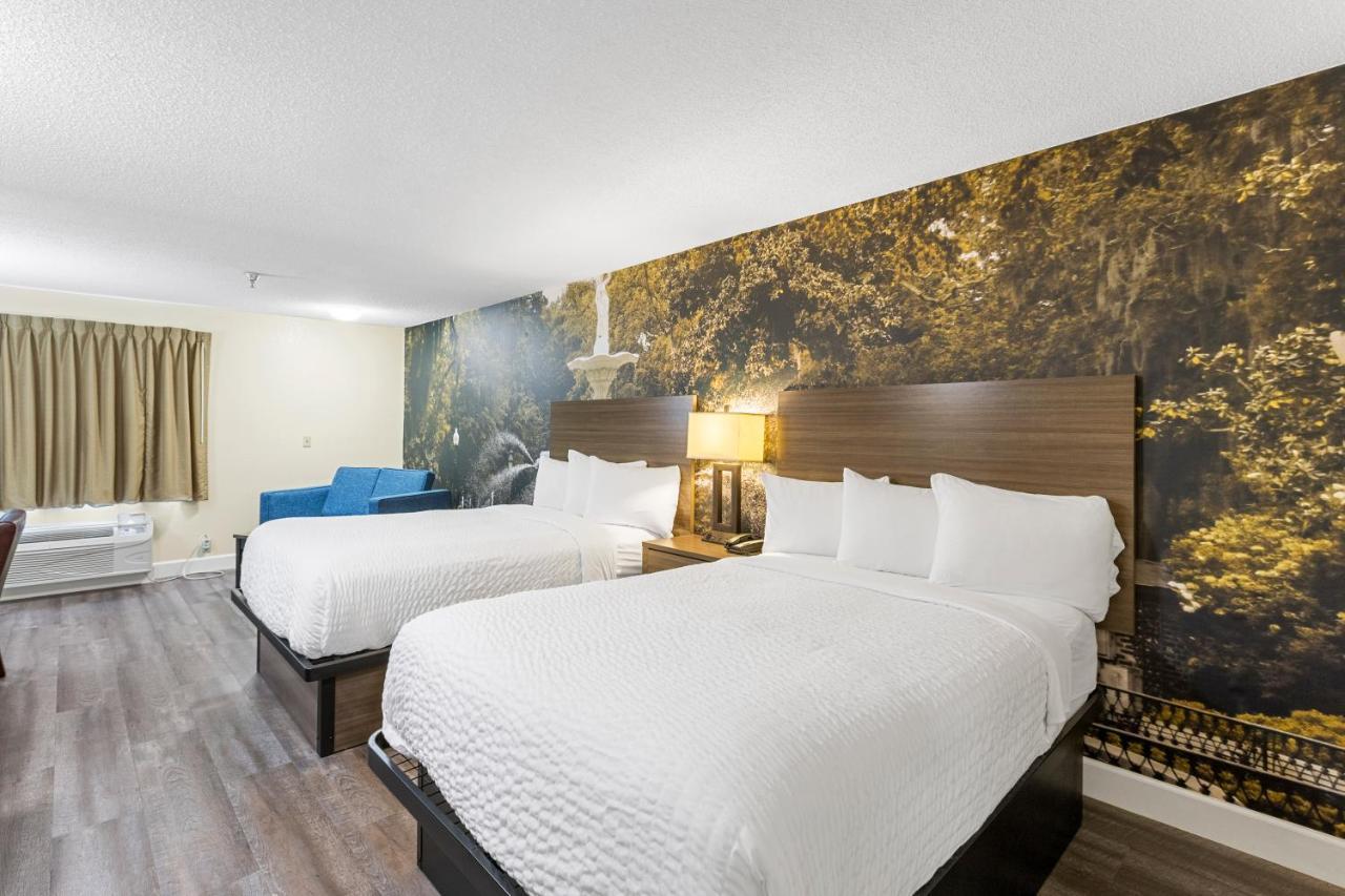 Queen Suite Two Queen Beds Non-Smoking