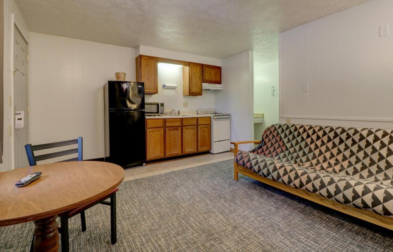 Queen Suite with Sofa Bed
