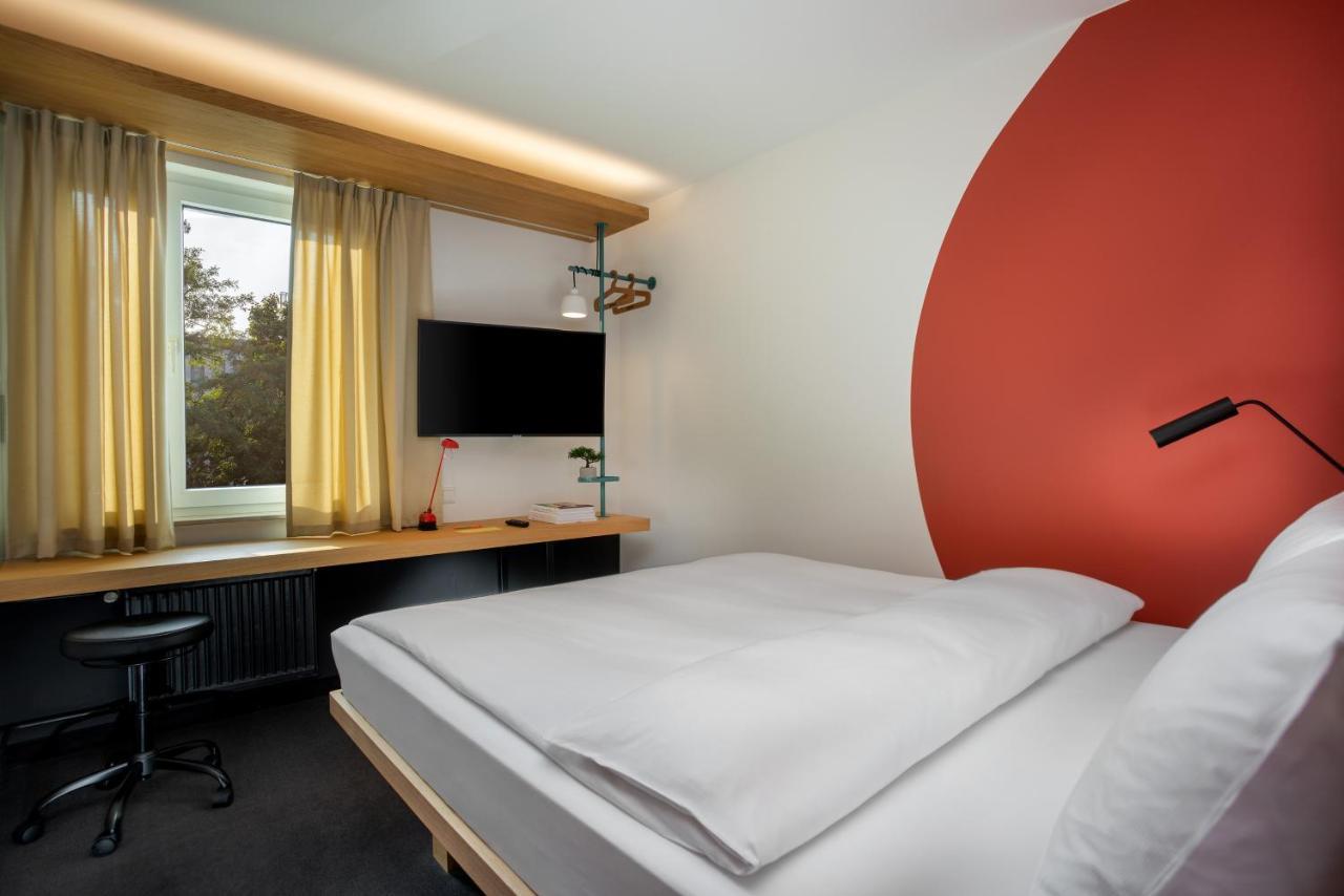 Standard Double Room Queen Bed