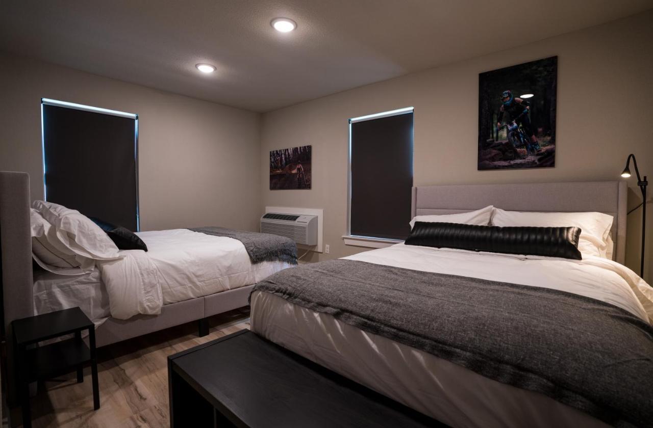 Deluxe Queen Suite