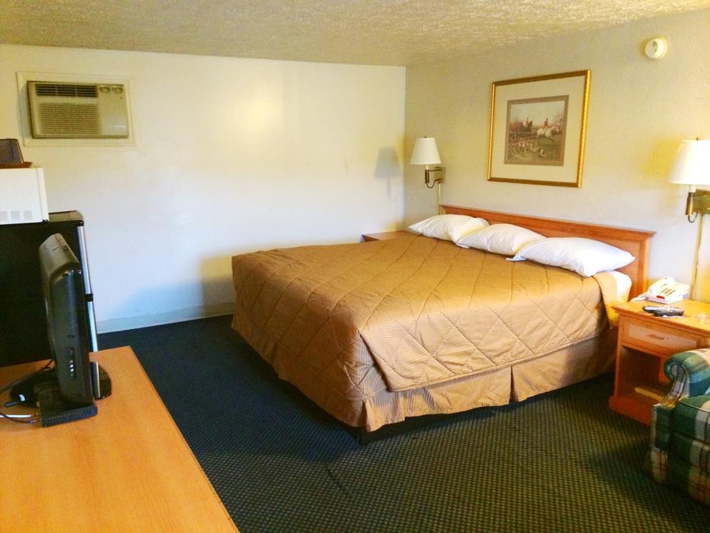 King Room - Non-Smoking