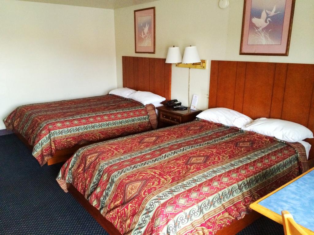 Double Room with Two Double Beds - Non-Smoking