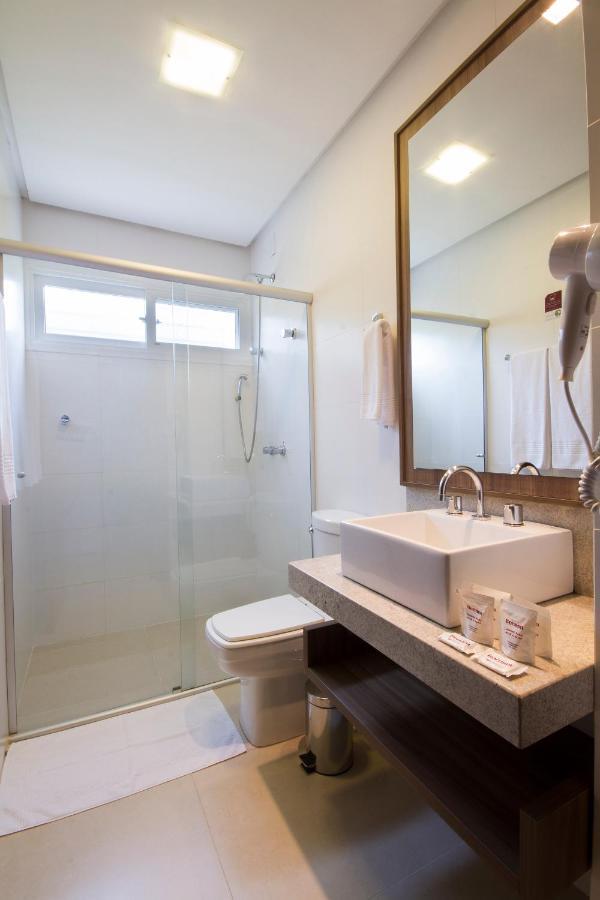 Quarto Deluxe com Cama de Casal ou 2 de Solteiro