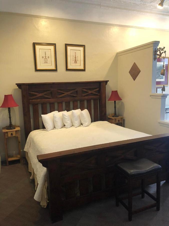 Superior King Suite