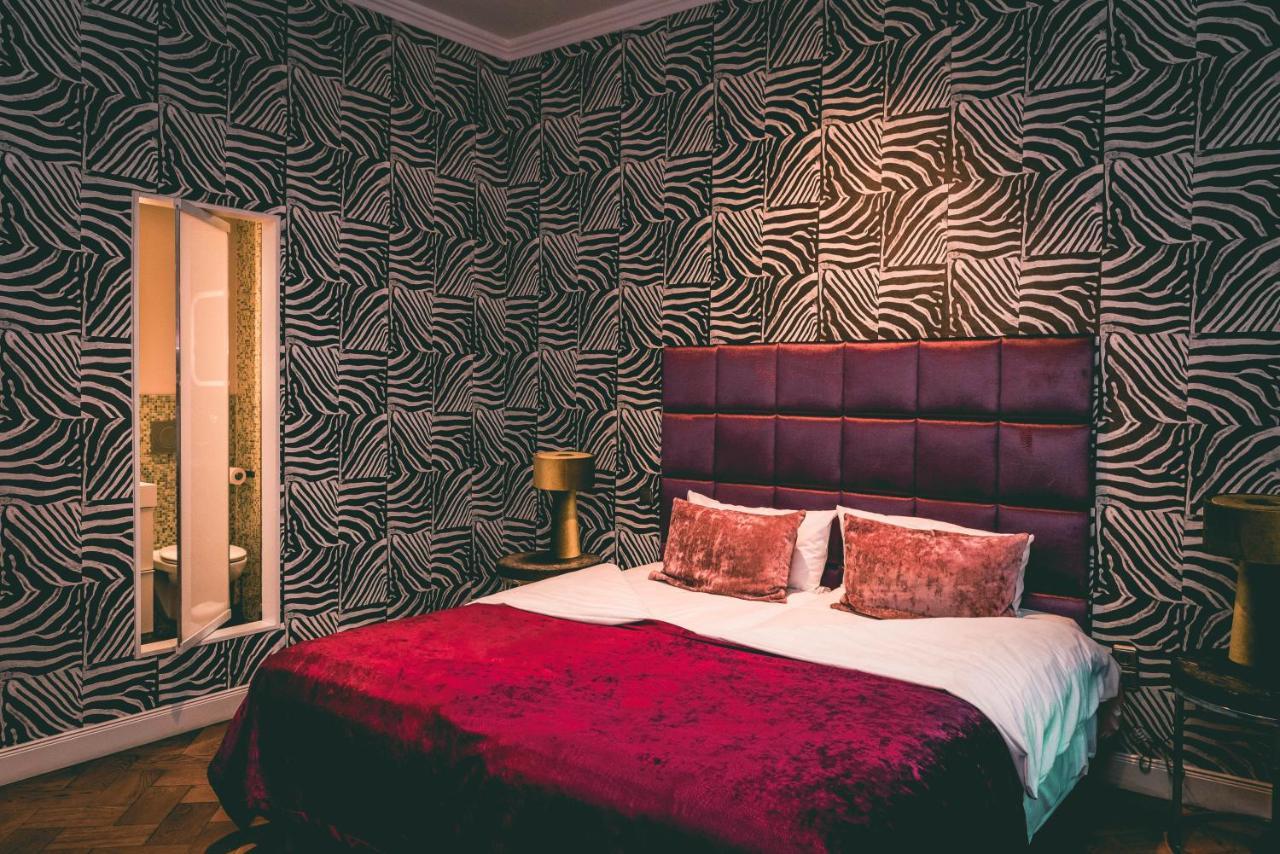L Room