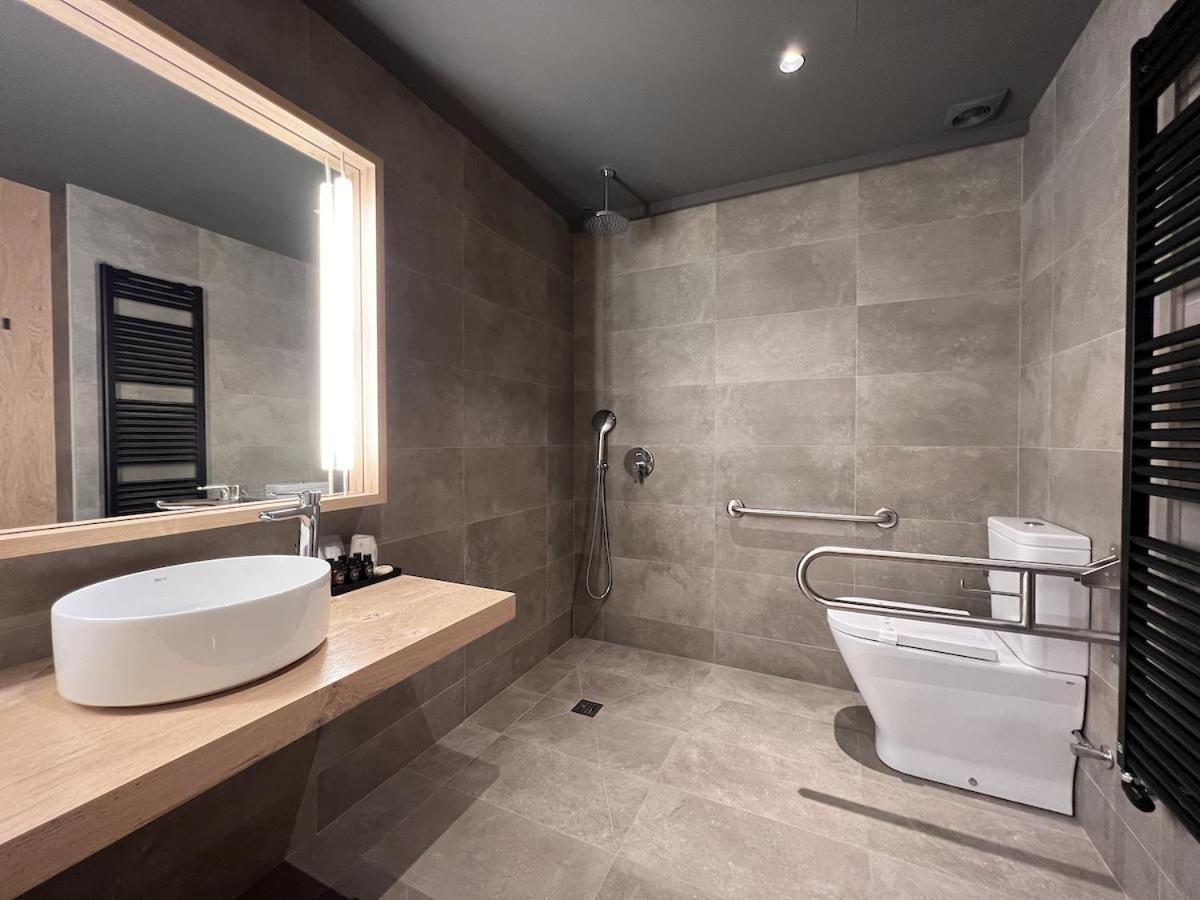 Twin Room Disability Access