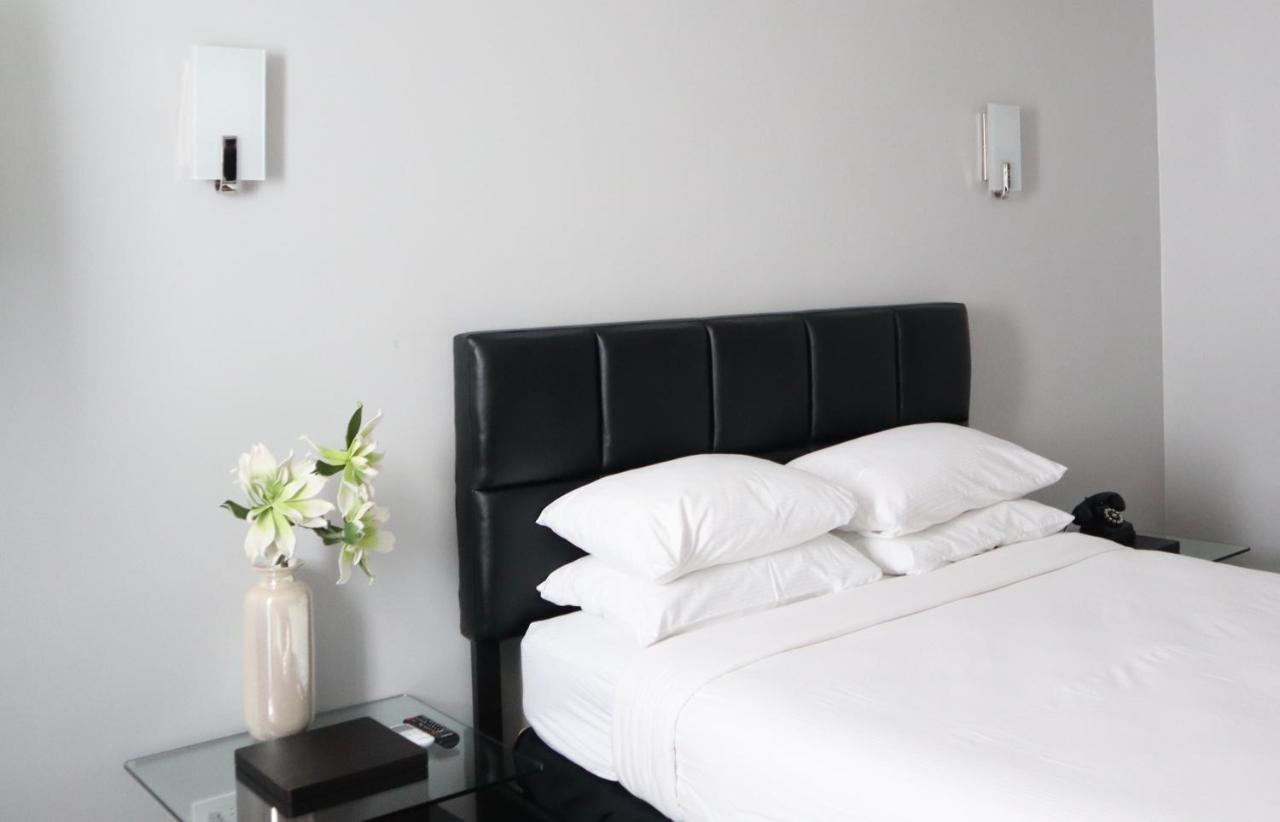 Deluxe Queen Bed Room