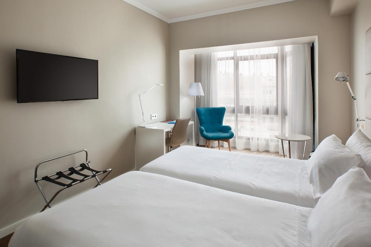Habitación Estándar con vistas a la ciudad y cama supletoria