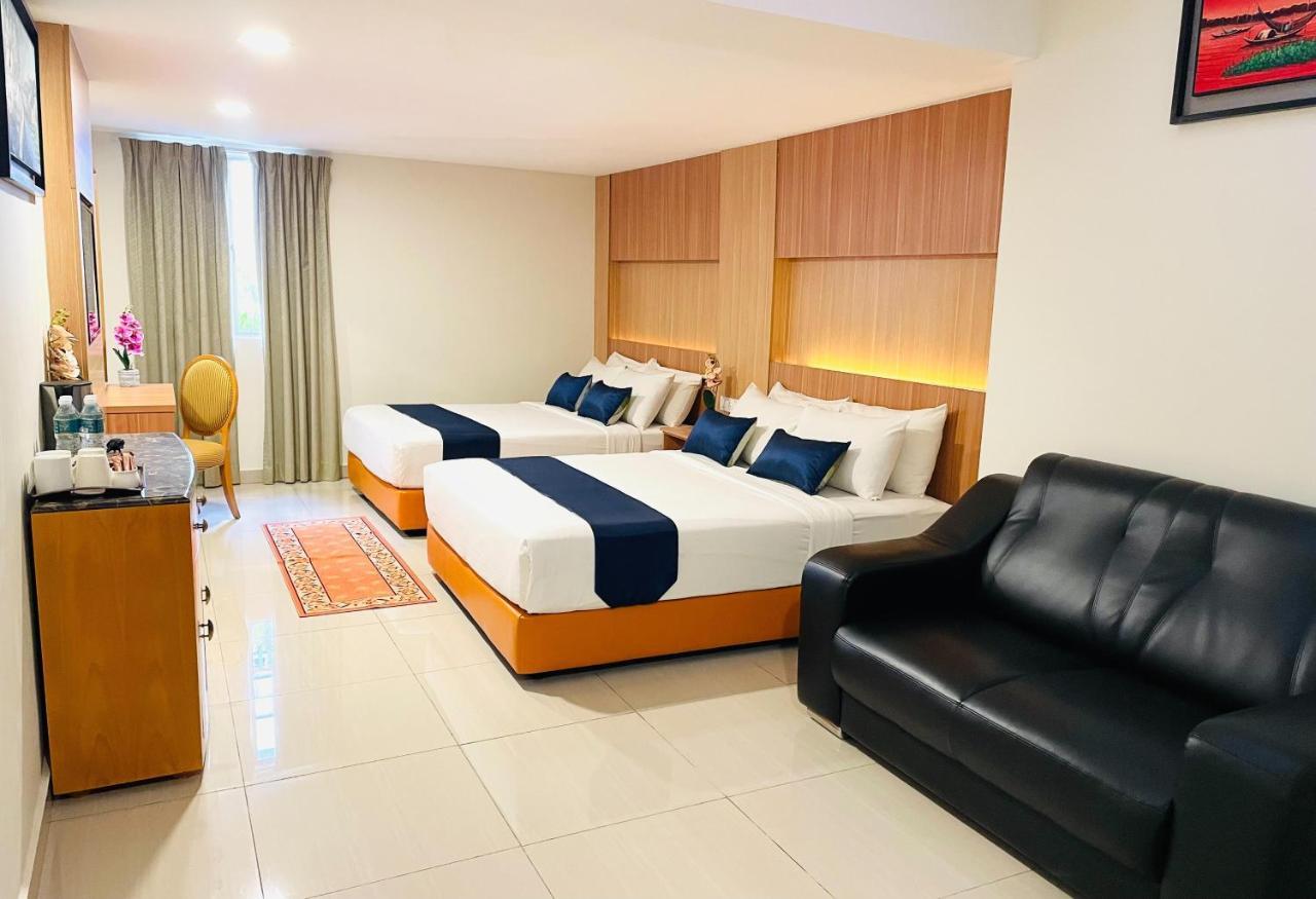 Deluxe Family Room