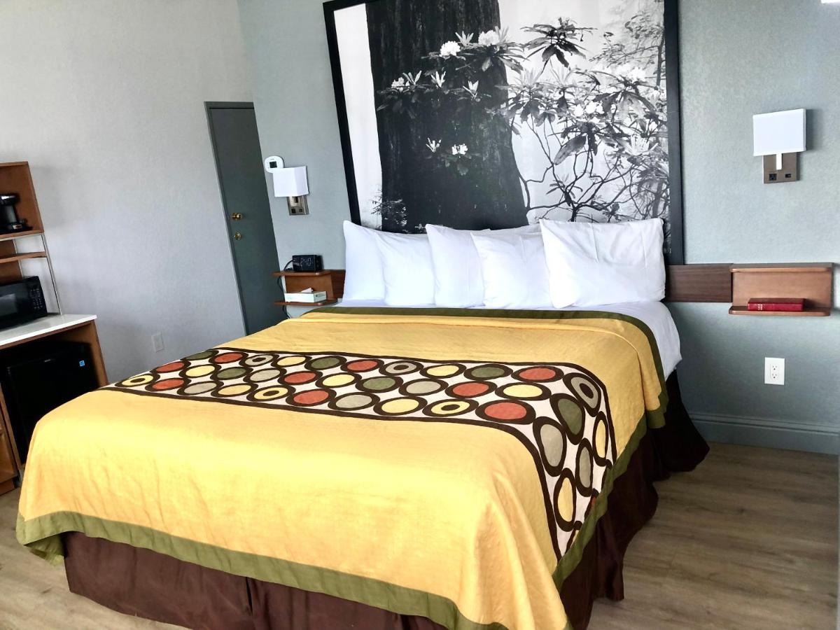 King Room Mobility or Hearing Access Non-Smoking