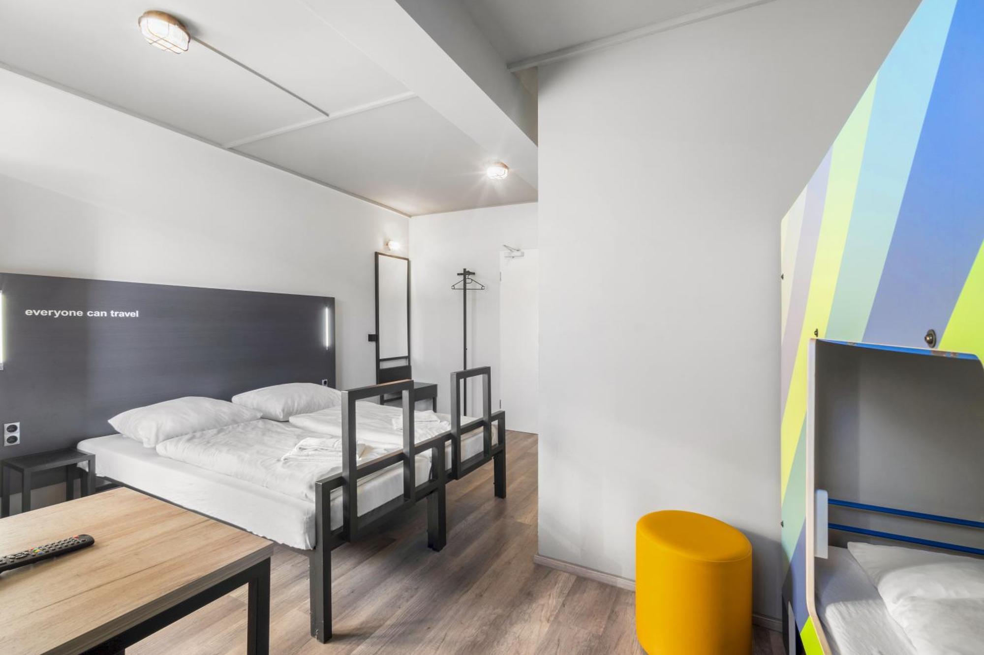 Quadruple Room,1211886130:JPEG