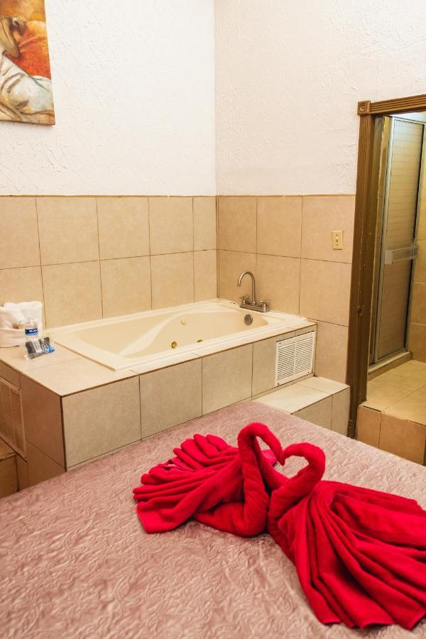 Deluxe Double Room Bath