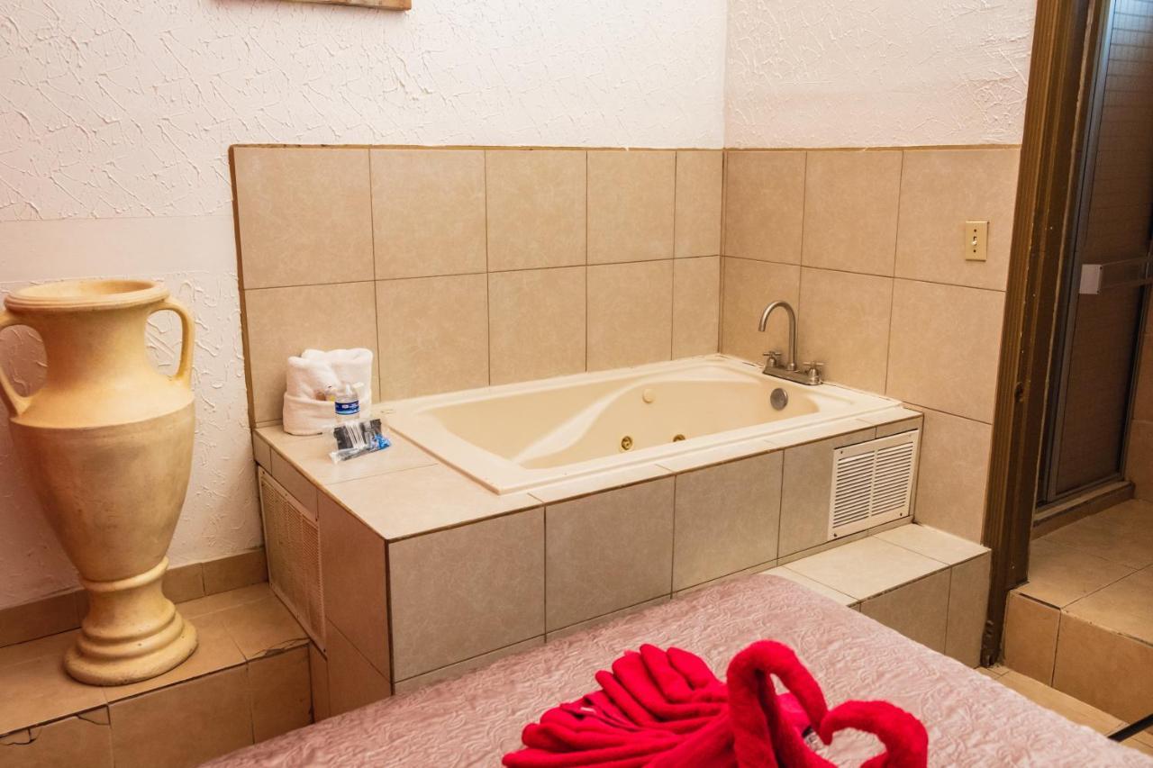 Deluxe Double Room Bath