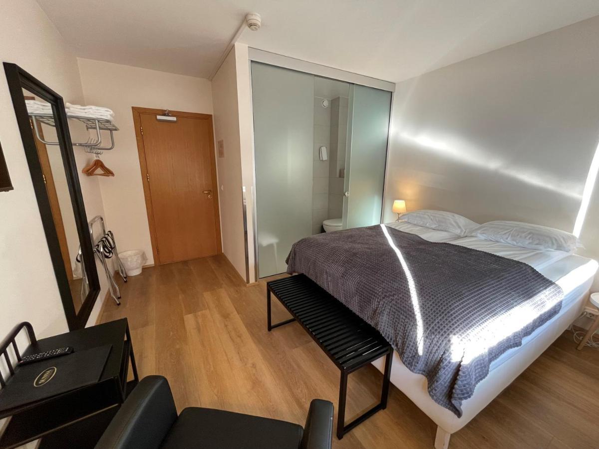 Twin Room Private Bathroom