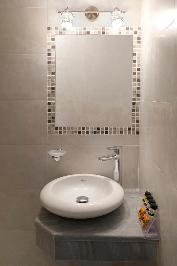 Zweibettzimmer mit Zustellbett und eigenem Bad