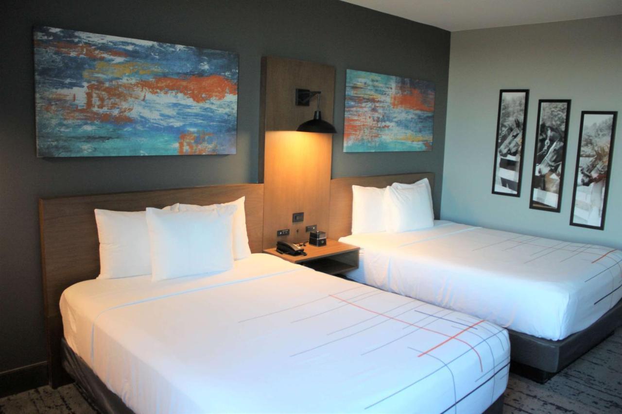 Queen Room with Two Queen Beds - Hearing Impaired Access/Non-Smoking