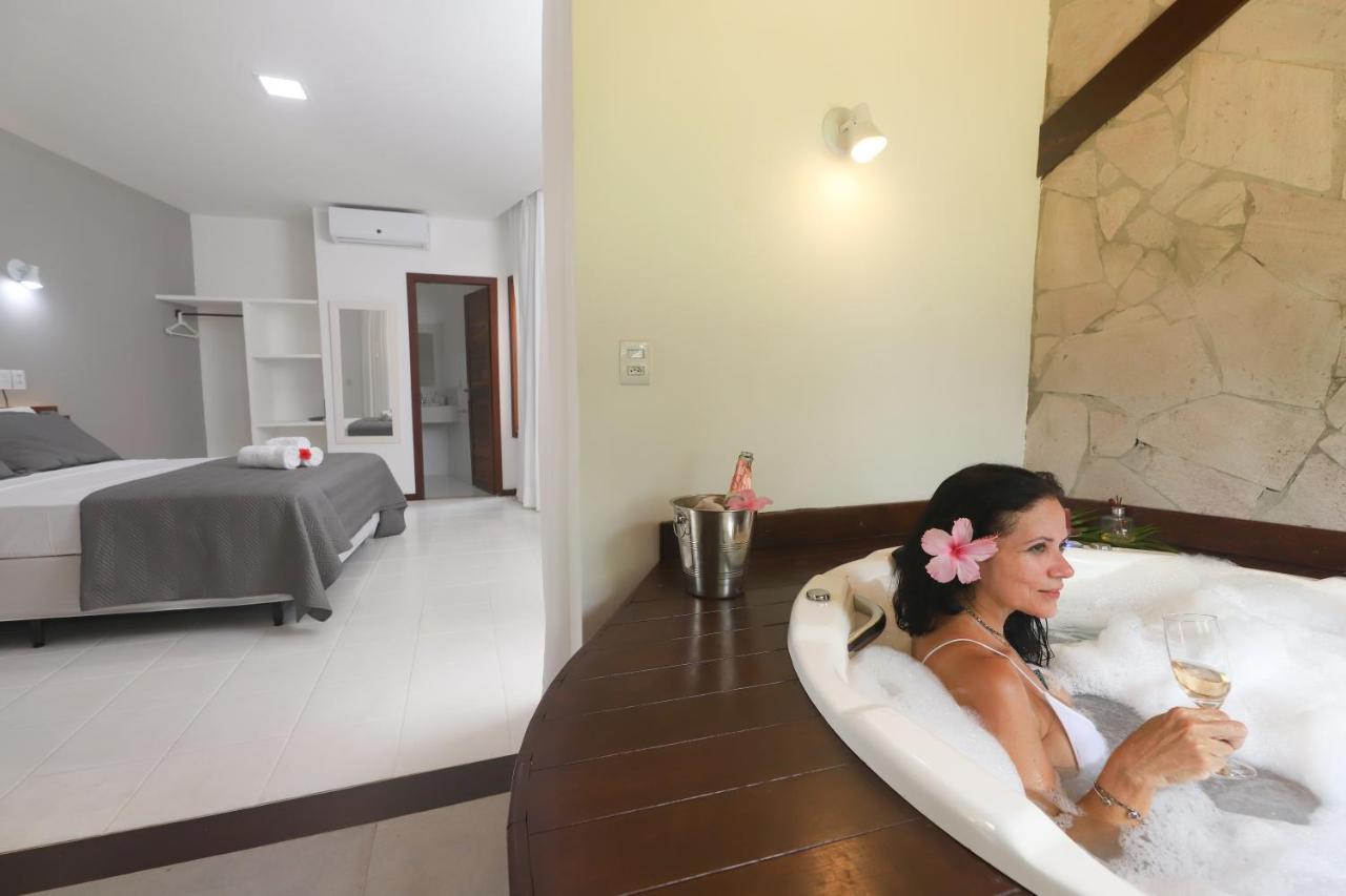 Deluxe Suite Spa Bath