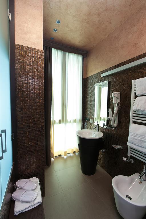 Suite con Vista Lago e Vasca Idromassaggio