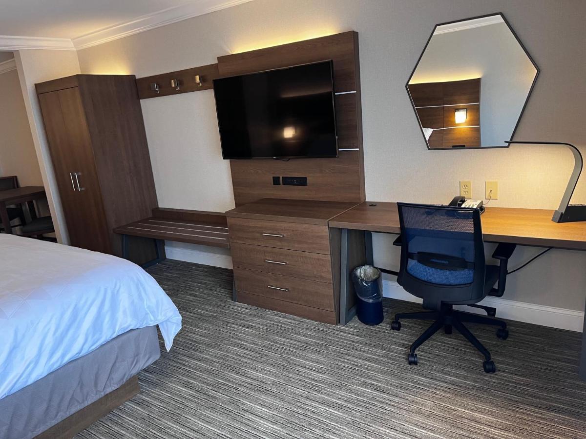 Standard King Room with Sofa Bed