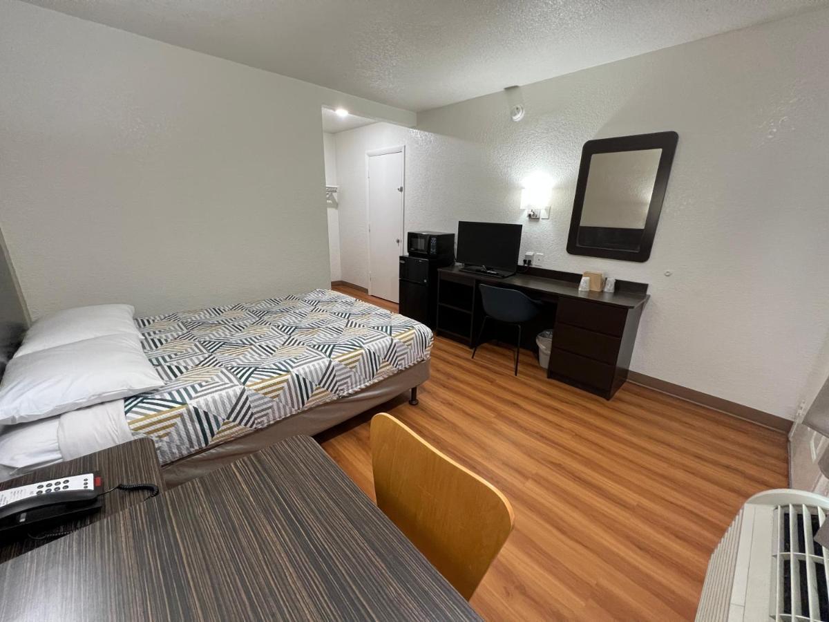 Double Room - Disability Access - Roll In Shower
