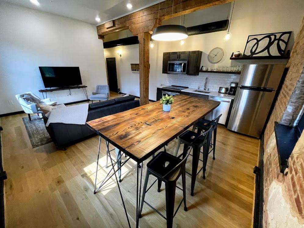 Deluxe Apartment