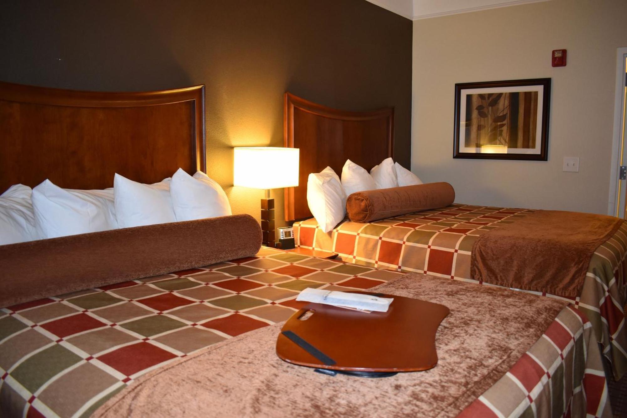 One-Bedroom Queen Suite with Two Queen Beds and Sofa Bed