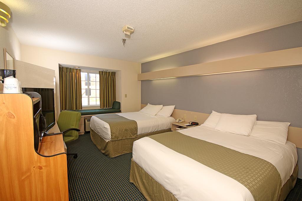 Superior Queen Room with Two Queen Beds - Disability Access - Non-Smoking
