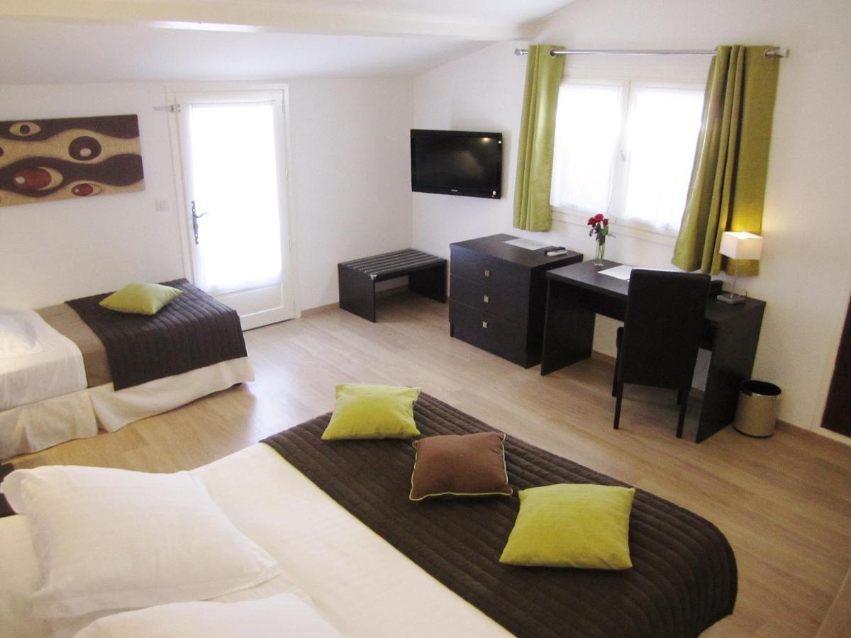 Chambre Triple (3 Adultes)