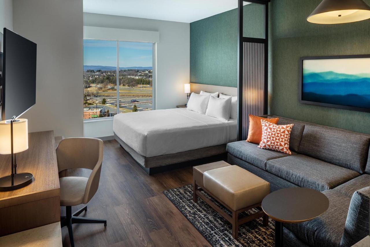 King Room with Sofa Bed and Mountain View