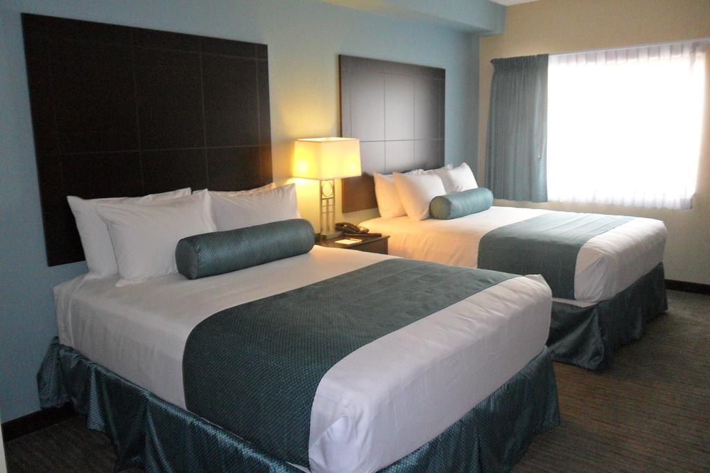 Queen Room with Two Queen Beds - Non-Smoking