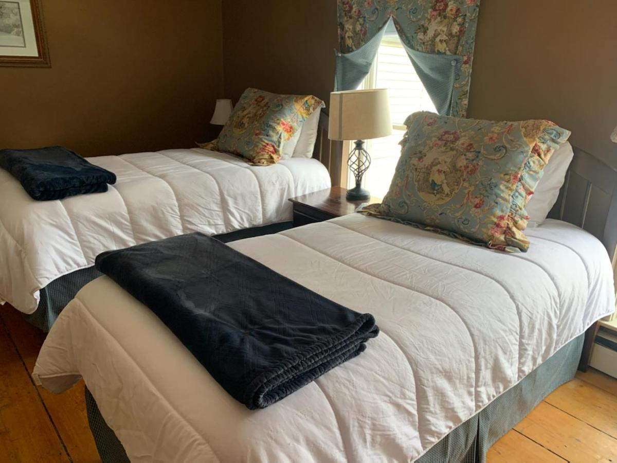 Twin Room with Two Single Beds - Non Smoking